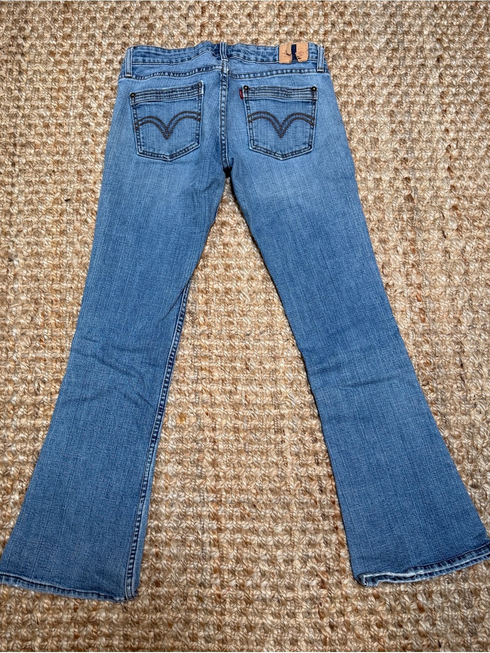 Levi's super low boot cut women’s jeans 524 - Picture 2 of 6